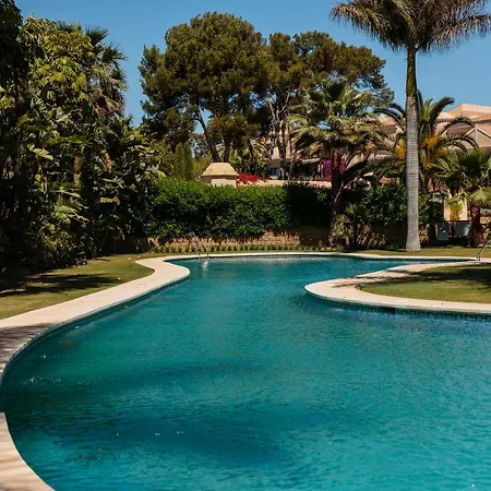 Appartement With 3 Bedrooms, Terrace, Indoor Pool And Sauna At 100 M From The In Puerto Banus Marbella