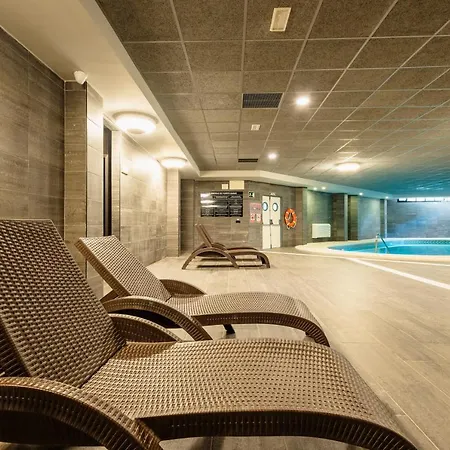 With 3 Bedrooms, Terrace, Indoor Pool And Sauna At 100 M From The In Puerto Banus Apartment Marbella