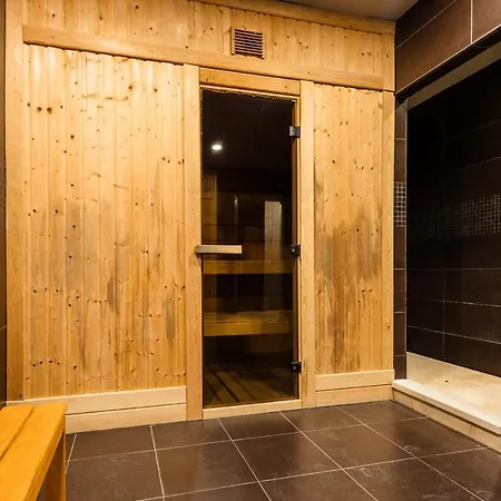 With 3 Bedrooms, Terrace, Indoor Pool And Sauna At 100 M From The In Puerto Banus *